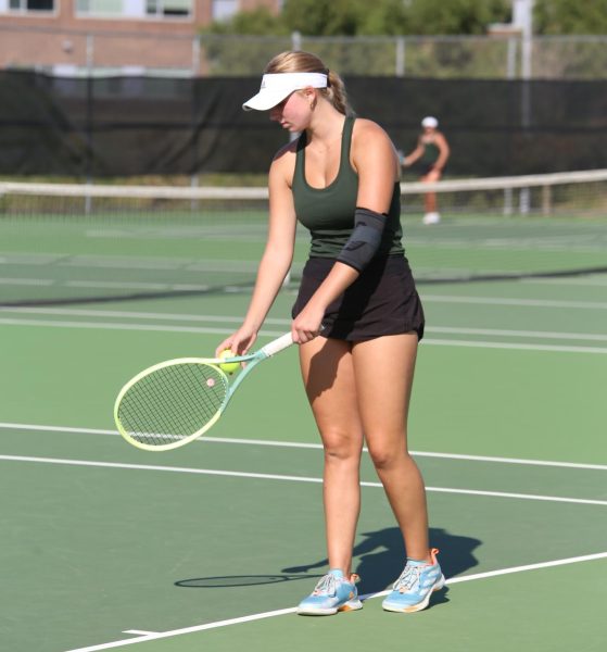 Senior Jensen Gibbs makes history for the girls tennis program